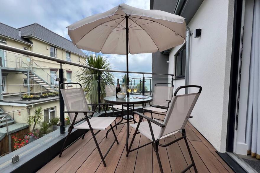 4 The Bayhouse - apartment by the sea