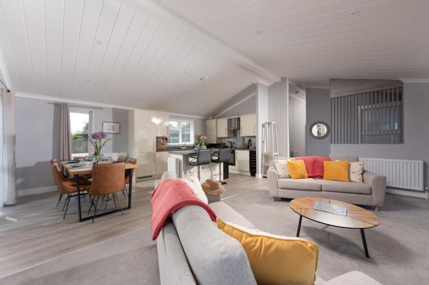 Clover Lodge, 32 Roadford Lake Lodges