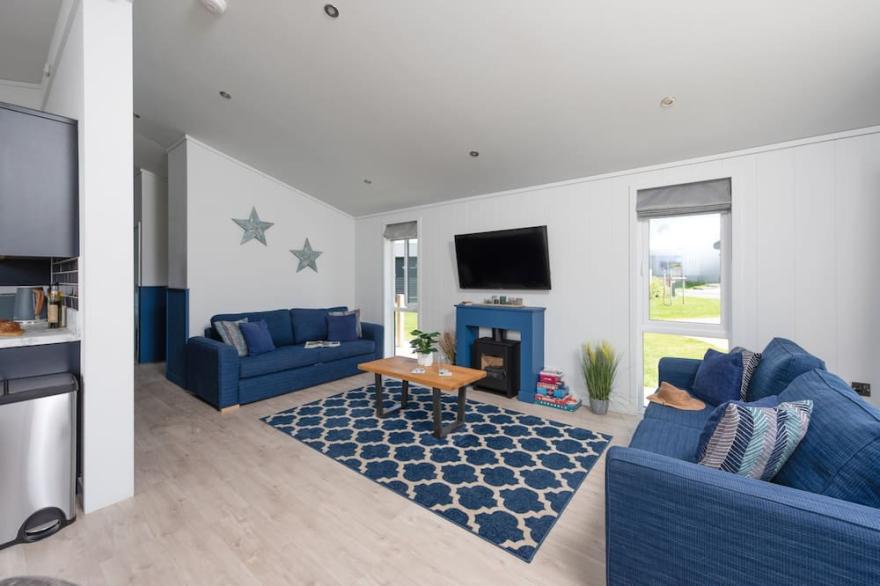 Buttercup Lodge, 33 Roadford Lake Lodges