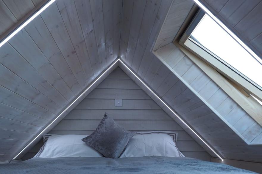 Cozynook. Quirky! Sleeps 2,Dog friendly <br>Get away from it all!Relax or Explore
