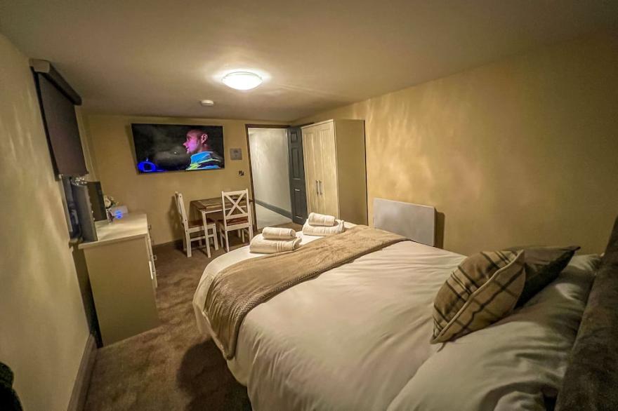 One Bedroom Studio Central Location
