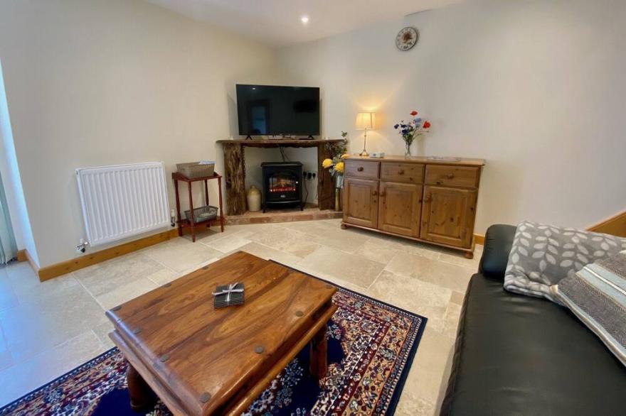 Bamford Barn - One Bedroom Cottage, Sleeps 2