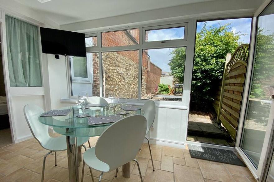 The Gables - Two Bedroom House, Sleeps 4