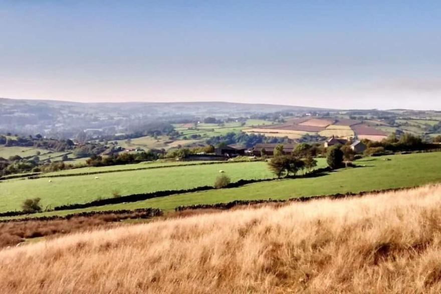 2: Lapwing Sleeps 4 (2 Bedrooms)