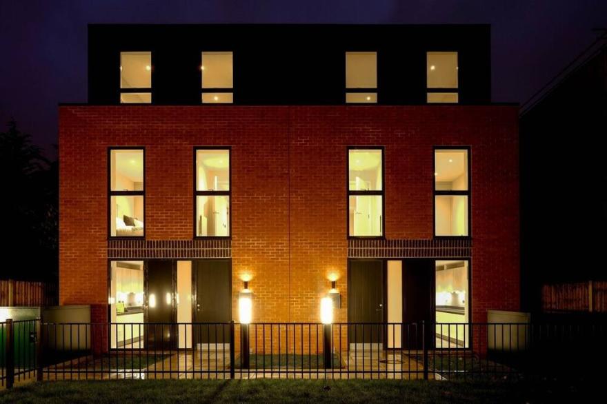 Luxury 3 Bedroom Semi Detached House