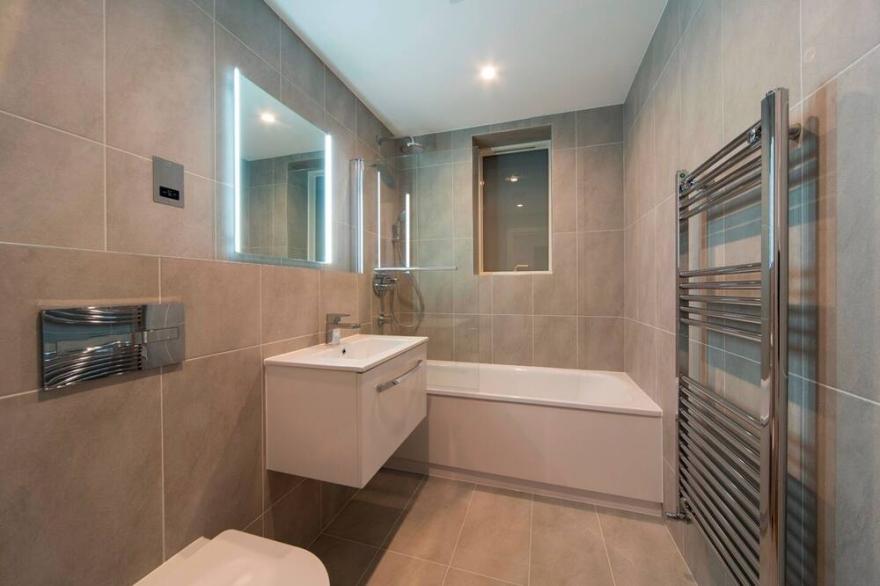 Luxury 3 Bedroom Semi Detached House