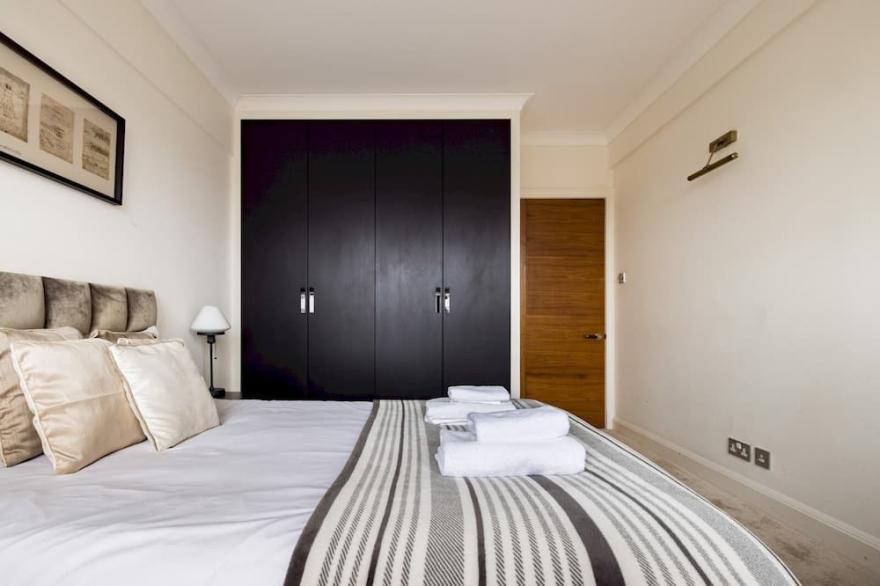 Pass the Keys | Spacious 2 bed flat by South Kensington Station