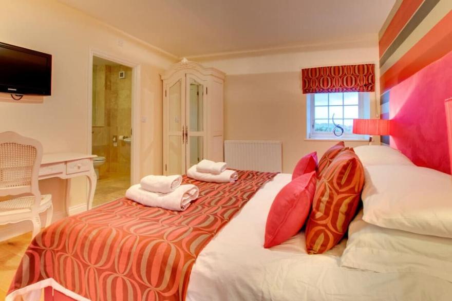 Stewards Cottage - Three Bedroom House, Sleeps 6