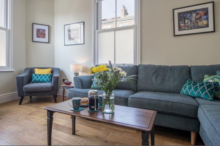 Spacious 5★ Central York Townhouse - sleeps 6