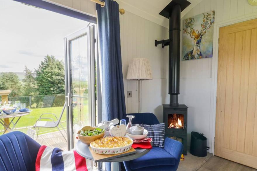HIGH RIGG SHEPHERD'S RETREAT, pet friendly in Brampton, Cumbria
