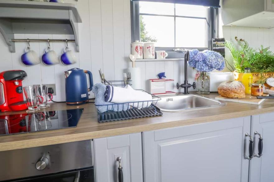 HIGH RIGG SHEPHERD'S RETREAT, pet friendly in Brampton, Cumbria
