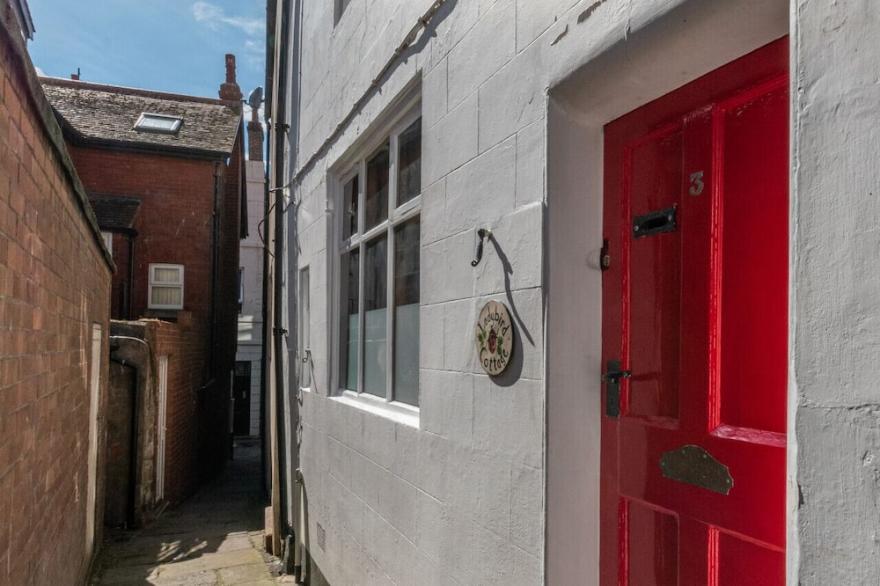 Ladybird Cottage - Two Bedroom House, Sleeps 4