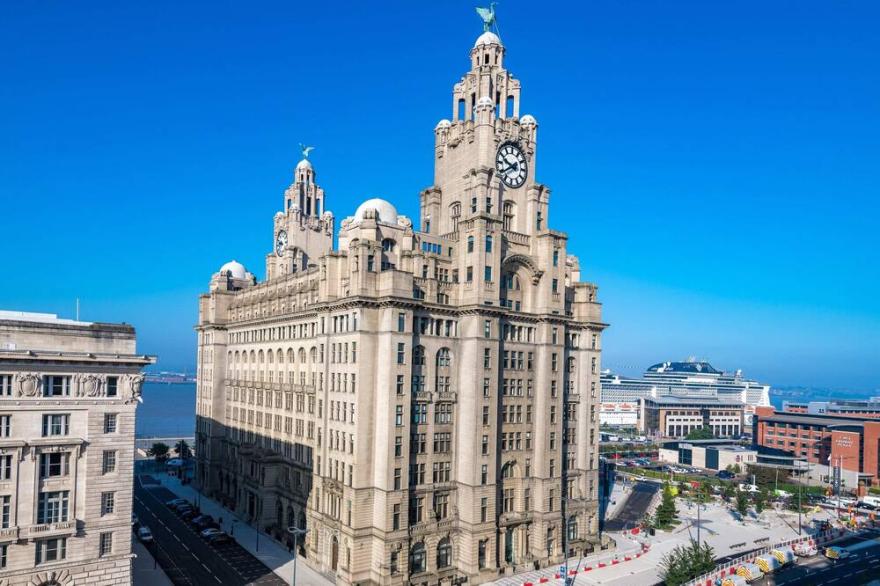 Host Apartments | The Three Graces Apt