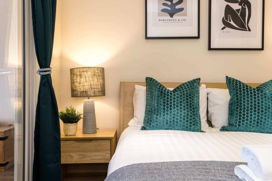 Host Apartments | The Three Graces Apt