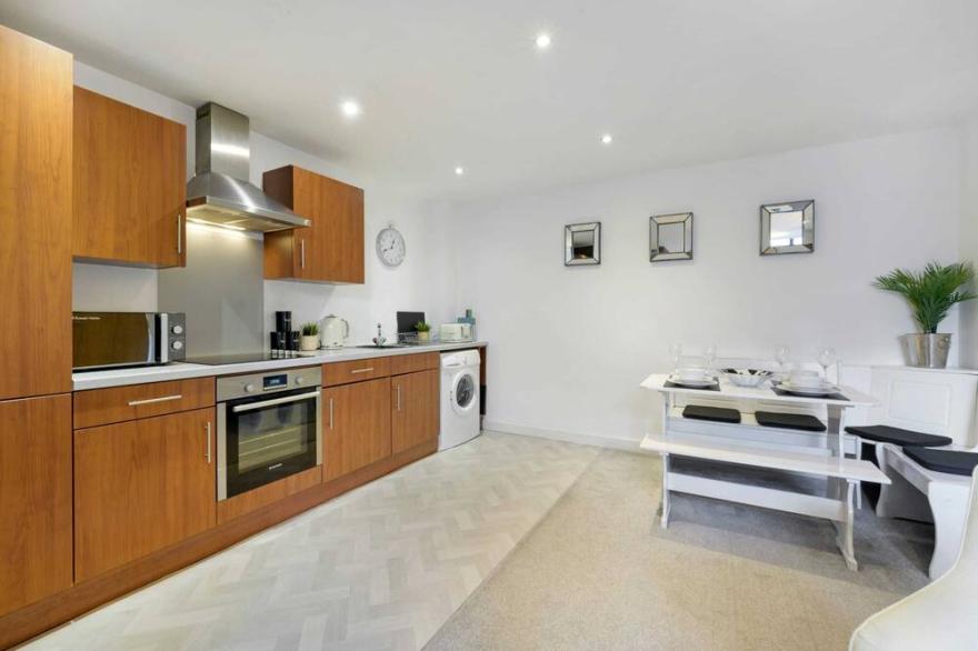 Host Apartments | Henry's Hideaway