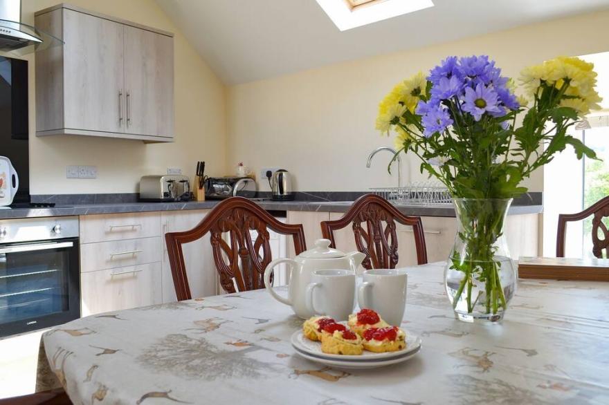 3 bedroom accommodation in Luton, near Newton Abbot