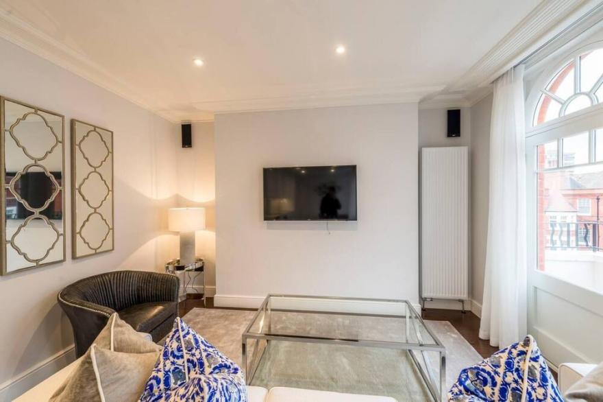 Light and Airy, Central Three Bed Flat