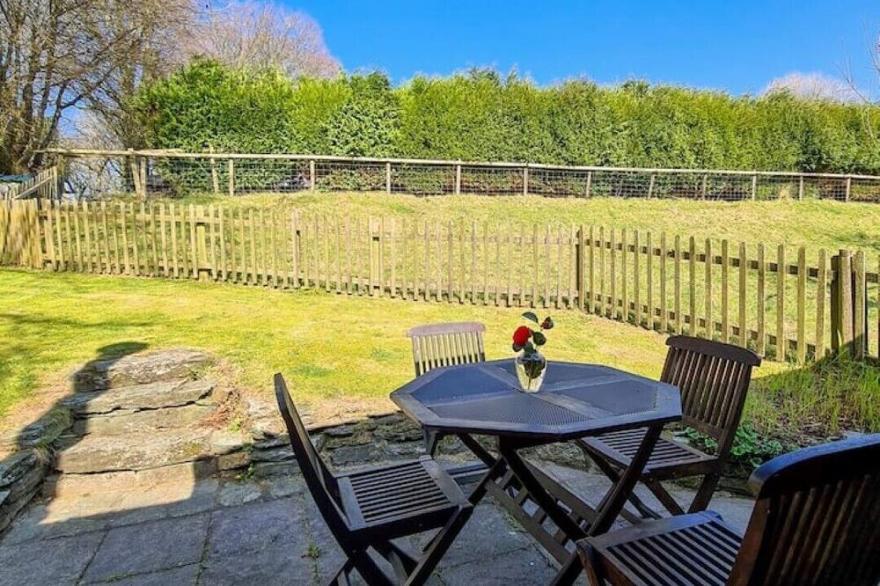 Ta Mill Olde Granary Cottage in a Stunning Retreat