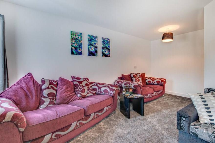 Bay Retreat - Three Bedroom House, Sleeps 6