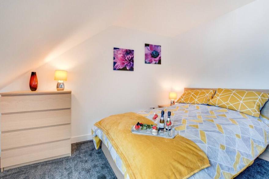 Bay Retreat - Three Bedroom House, Sleeps 6