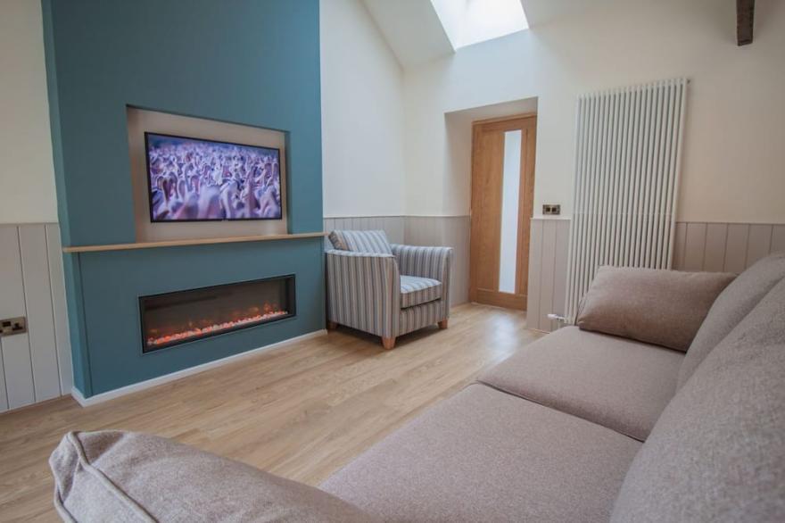 Dalby Cottage | sleeps 6 - Hot Tub, Dog Friendly - 5* Gold