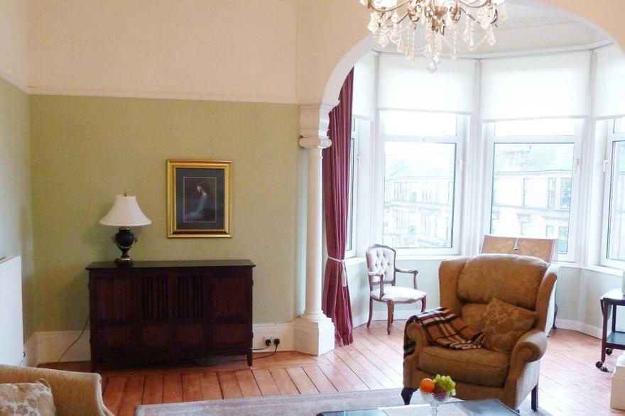 Elegant Victorian Apartment With Amazing Views In Glasgow's West End