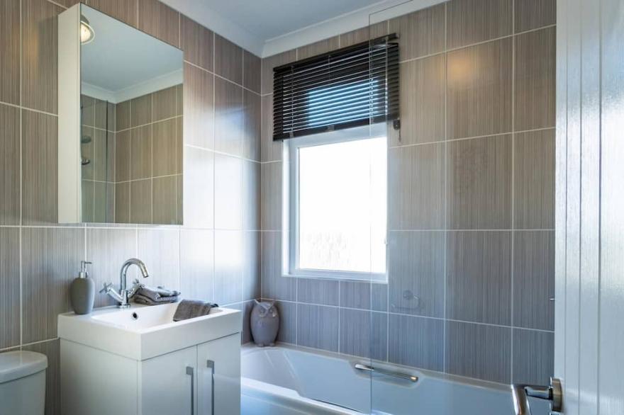 Three Bedroom Lodge 10