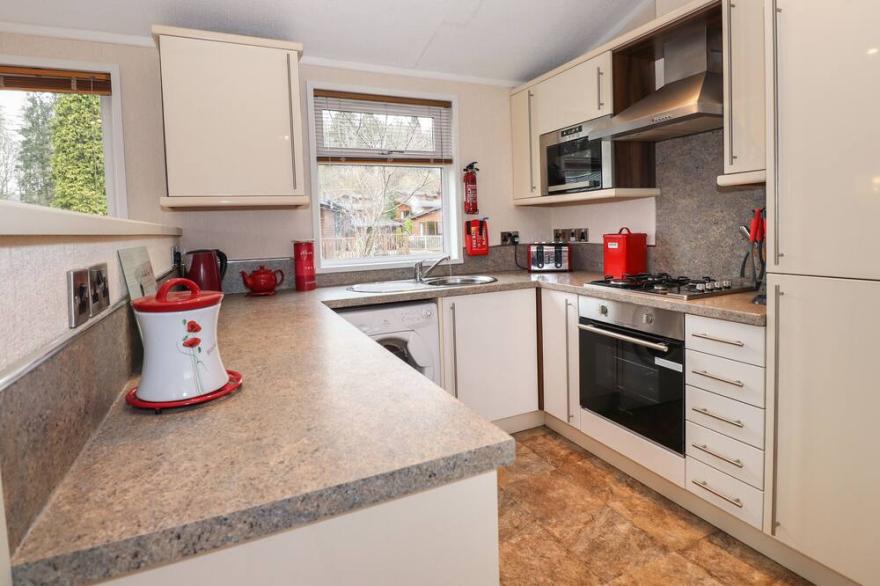ROBIN'S NEST, family friendly, with a garden in Windermere