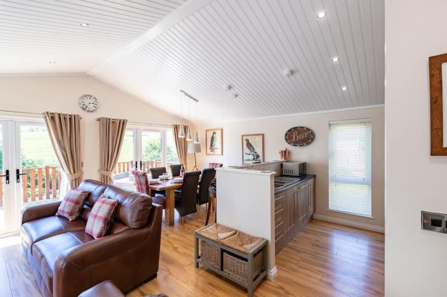 WANSFELL RETREAT LODGE, pet friendly in Windermere
