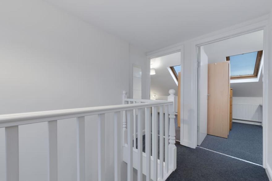 Suites by Rehoboth ★ Hendon Central ★ London