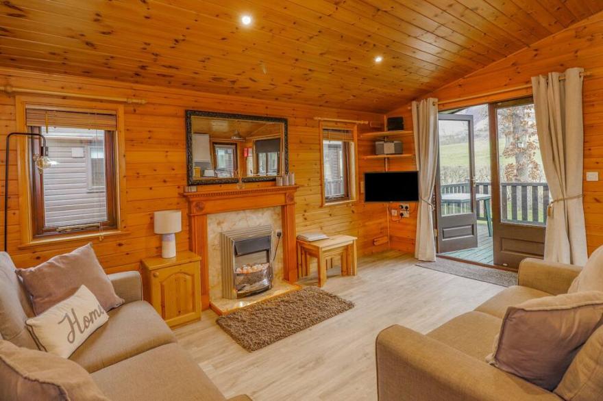 THE FOLD, family friendly, character holiday cottage in Keswick