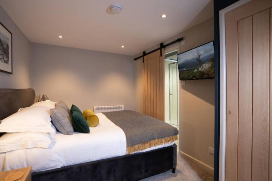 Contemporary 1BR Home+ Parking - Quiet - Ambleside