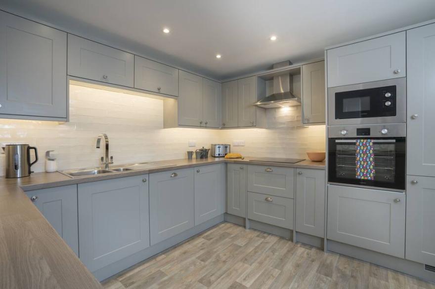 Church View - Spacious 2 bedroom - 2 bathroom - Property -  Outdoor Terrace