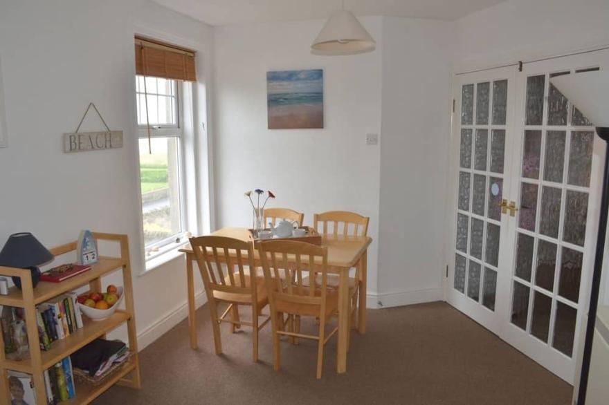 Beautiful 1st floor apartment 100 yds from beach