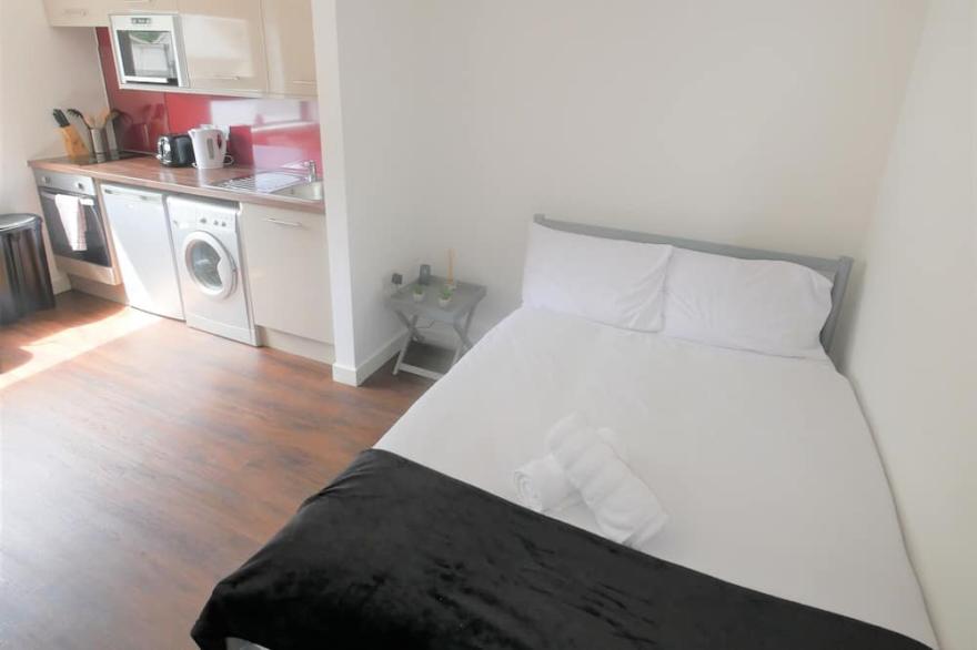 (189OC-7) Cozy Studio Near Beach & Town Centre