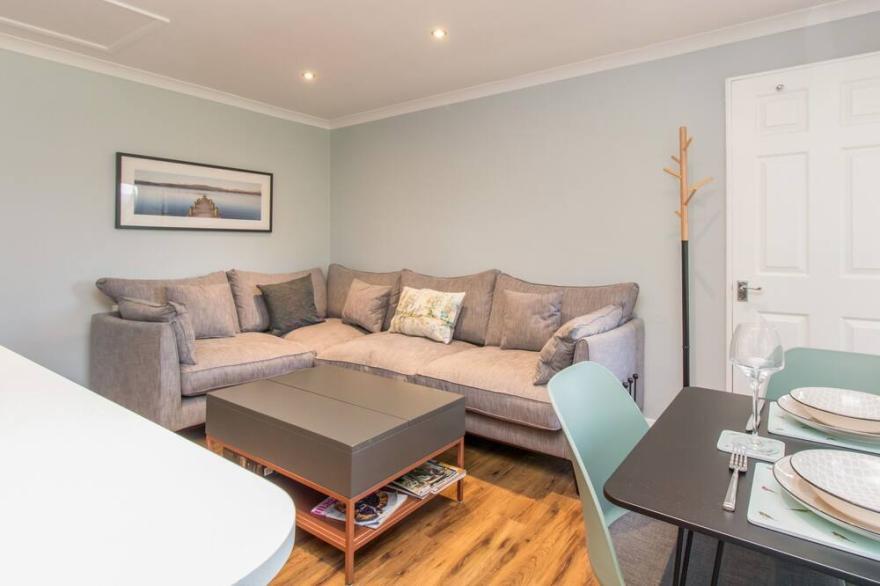 LOWERA COTTAGE, romantic, luxury holiday cottage in Windermere