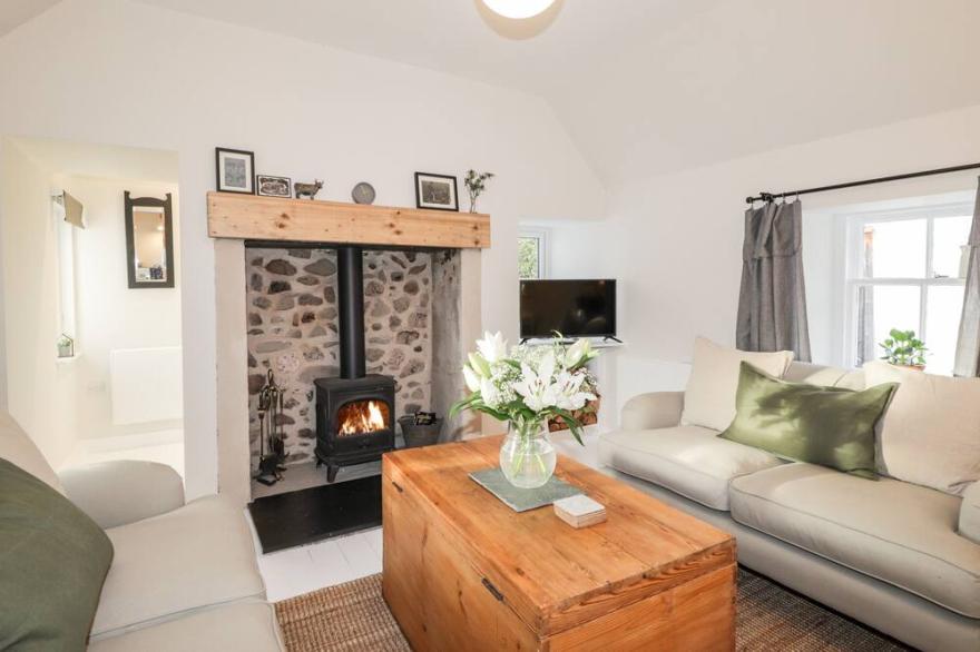 LILY COLLIE'S, pet friendly, with open fire in Fochabers