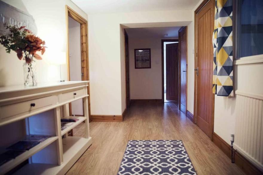 Spacious Town Centre Apartment