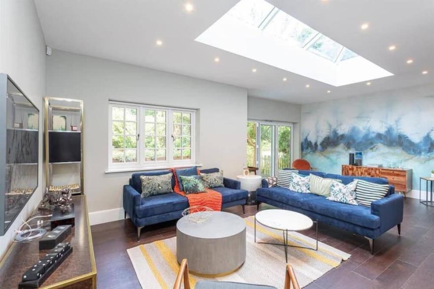 Stylish Home - Wentworth/Sunningdale Golf Club