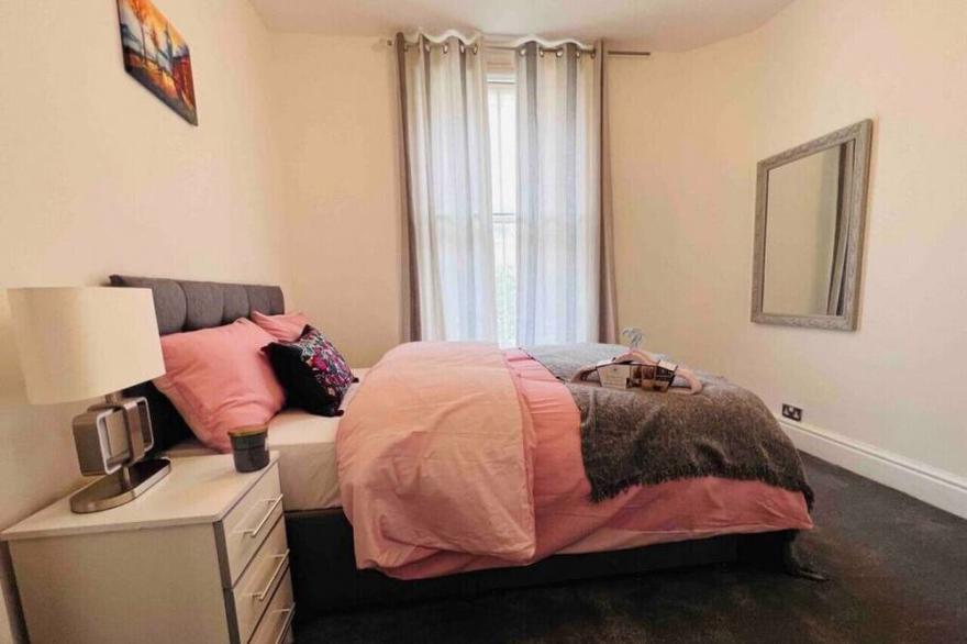96. 2 large beds outdoor space