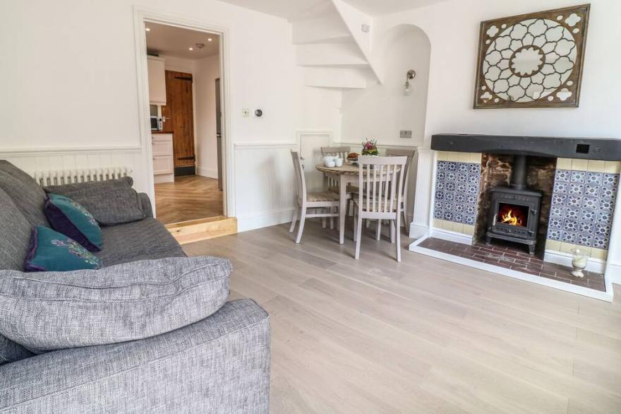 SUNNY  COTTAGE, pet friendly, character holiday cottage in Kingsand