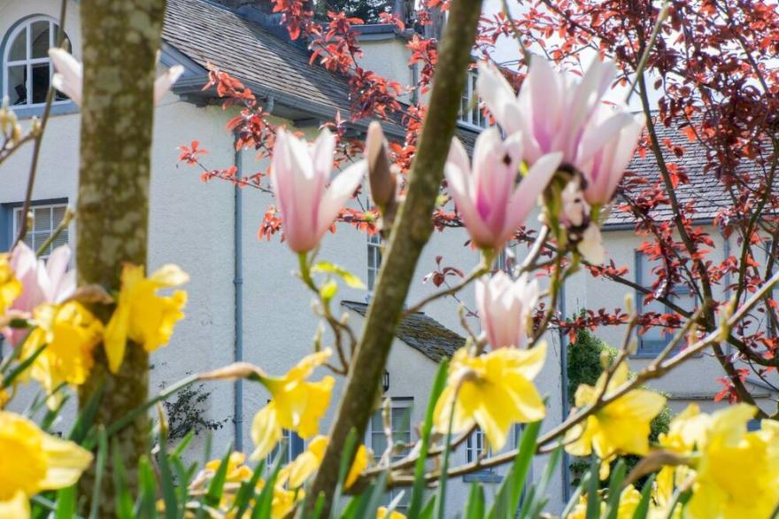 Home Farmhouse  - Four Bedroom House, Sleeps 8