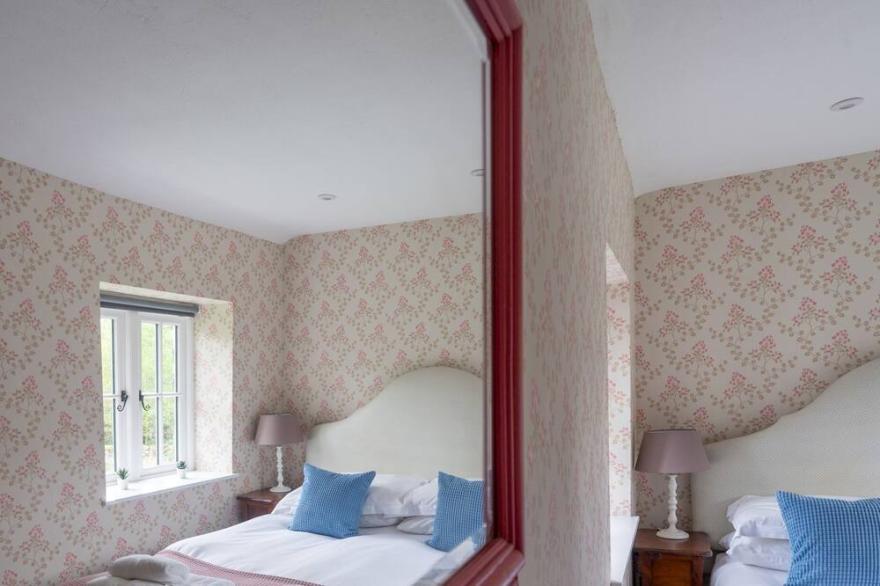 Home Farmhouse  - Four Bedroom House, Sleeps 8