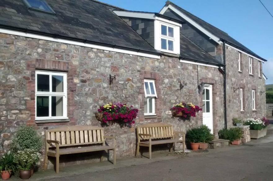 Bunk House - 4 Bedroom - Llangenith