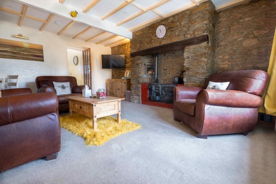 Comfortable Character Cottage 'Bumble Cottage'