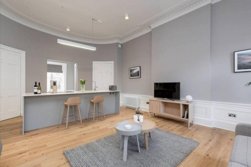 Torphichen Street 5 Star Luxury Apartment