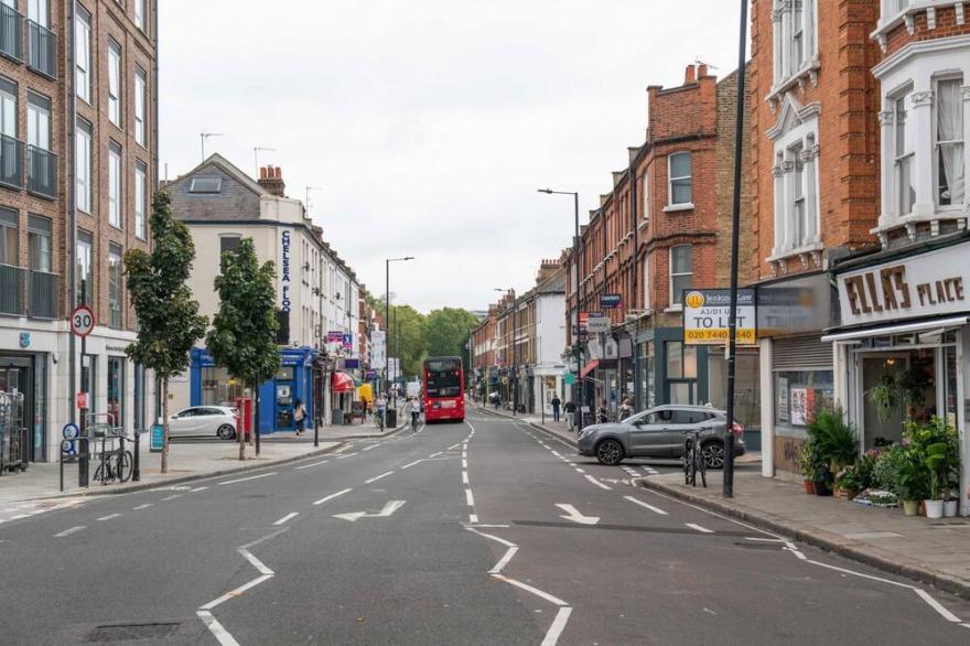 Traditional Fulham Home close to the River Thames