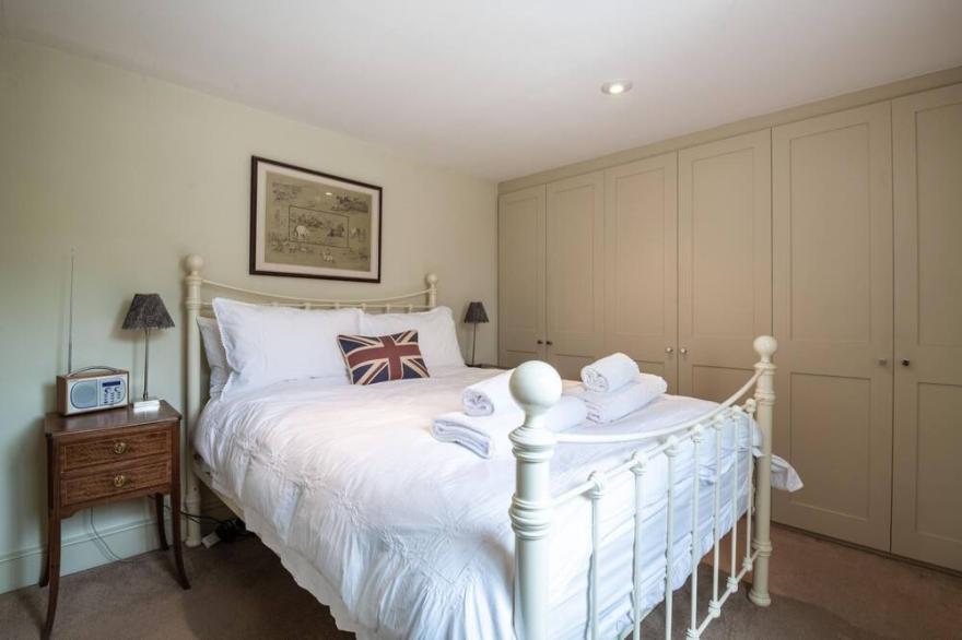 Traditional Fulham Home close to the River Thames