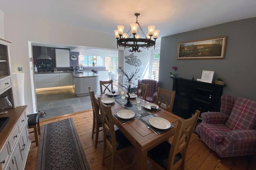 Bridge View House - Newly refurbished, luxury in the Peak District National Park