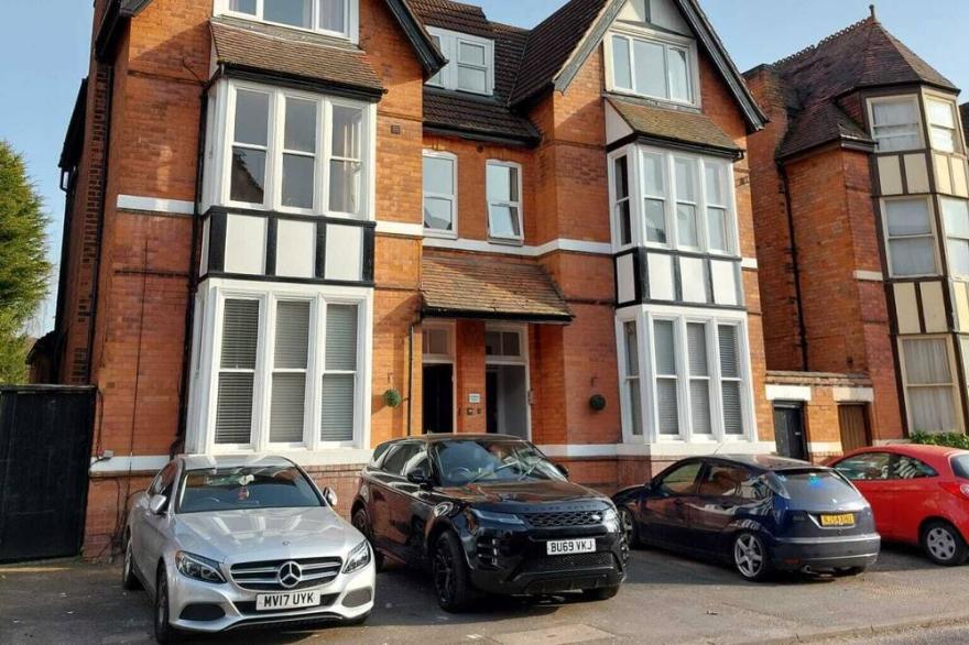 Amethyst Suite Moseley Mews by StayStaycations